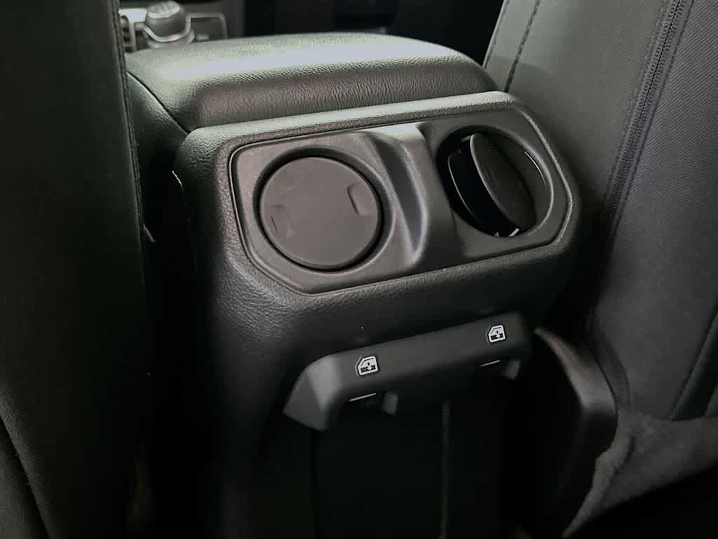 Used 2022 Jeep Wrangler Unlimited Sport AWD/4WD image 13