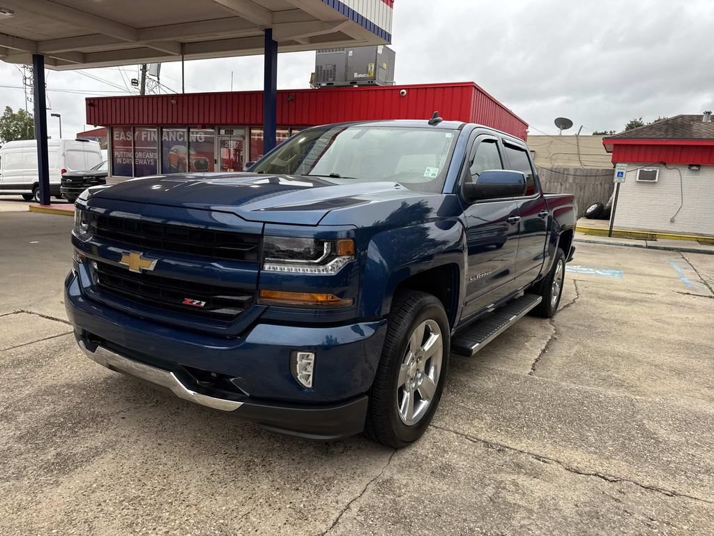 Used 2018 Chevrolet Silverado 1500 LT w/ All Star Edition AWD/4WD image 3