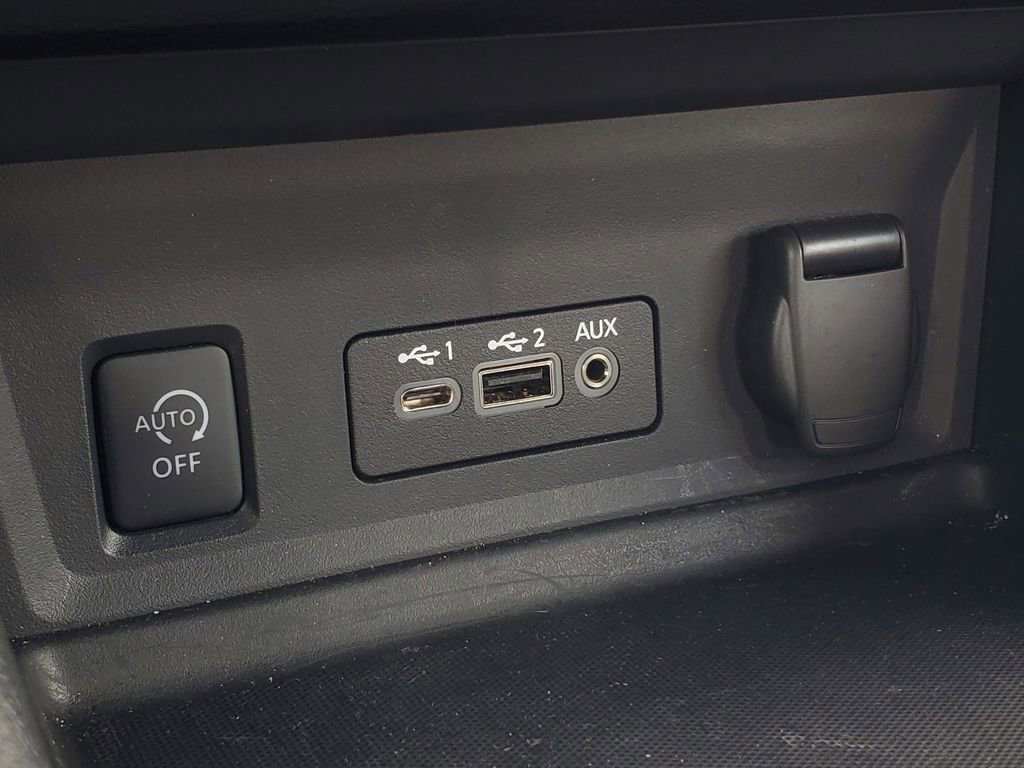 Used 2024 Nissan Sentra SR w/ SR Premium Package image 25