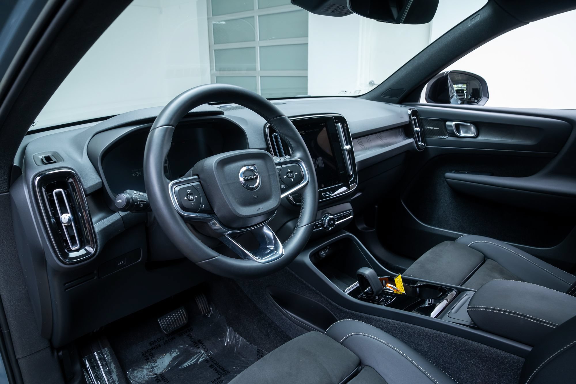 Used 2023 Volvo XC40 Recharge Ultimate w/ Protection Package Premier AWD/4WD image 20