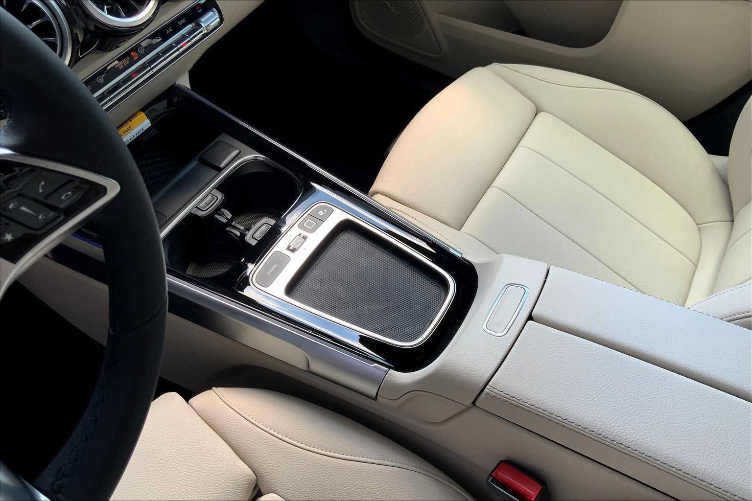 Used 2025 Mercedes-Benz GLB 250 image 11