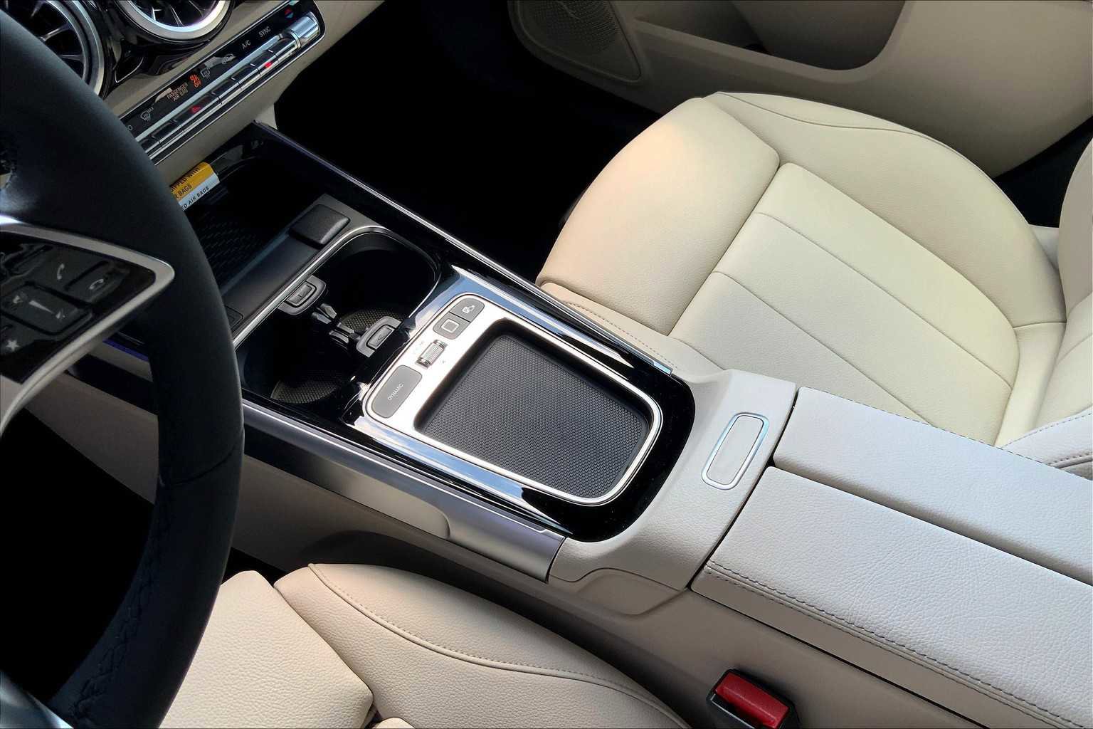 New 2025 Mercedes-Benz GLB 250 image 11
