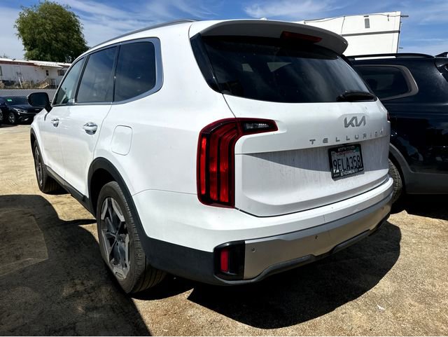 Certified 2023 Kia Telluride S image 4