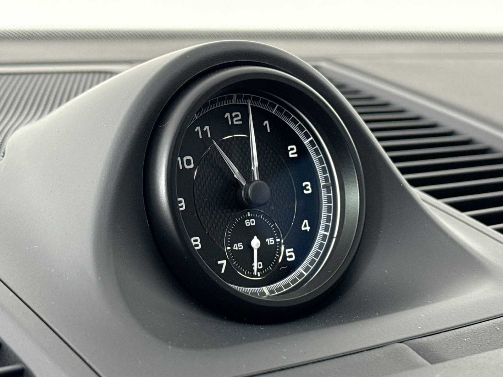 New 2026 Porsche Macan image 17