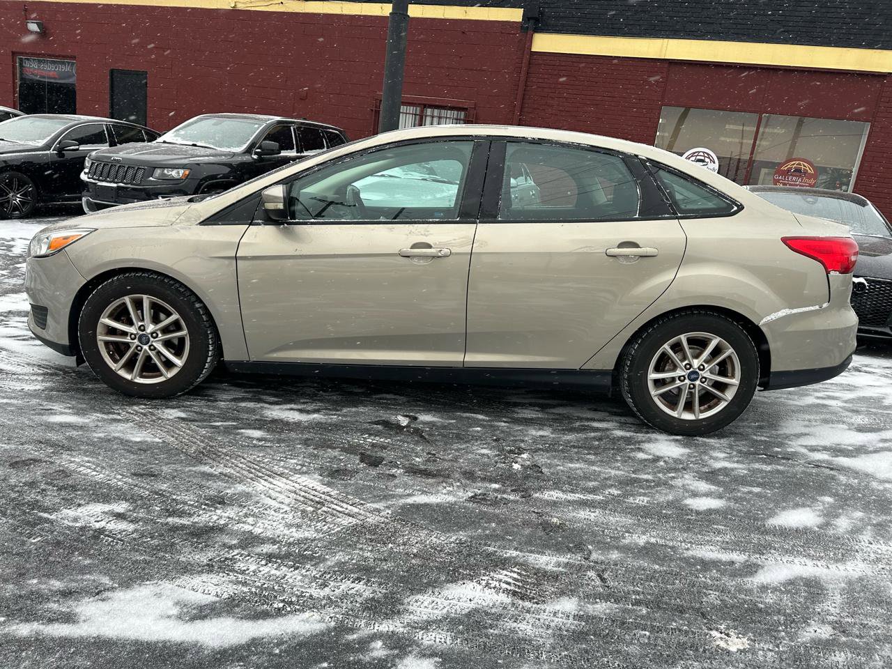 Used 2016 Ford Focus SE w/ SE Cold Weather Package image 2
