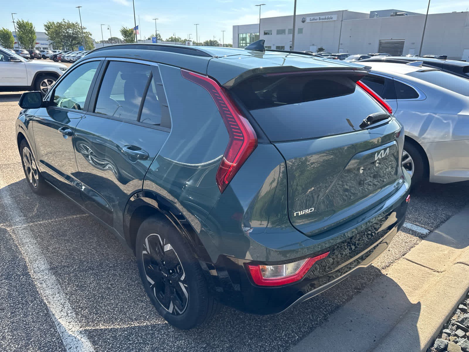 Used 2024 Kia Niro Wind w/ Wind Preserve Package FWD image 4