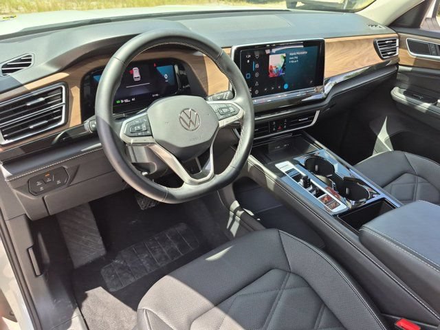 Used 2025 Volkswagen Atlas SE FWD image 15