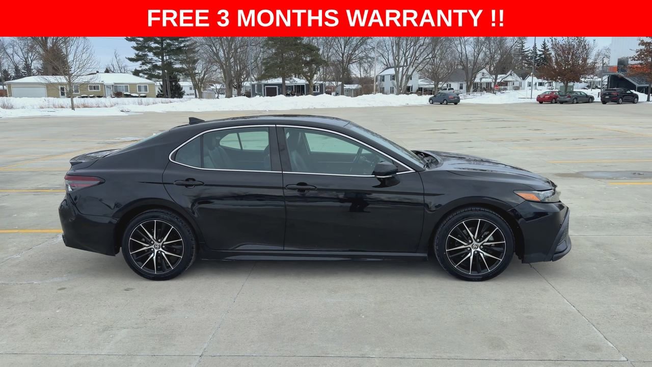 Used 2022 Toyota Camry SE FWD image 9