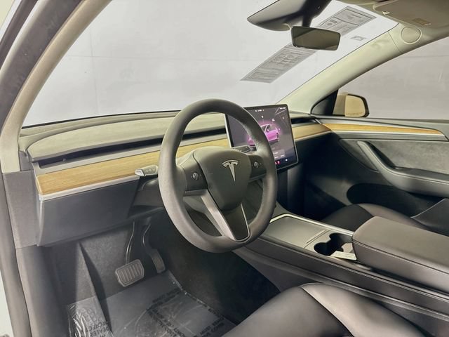 Used 2024 Tesla Model Y 2WD image 9