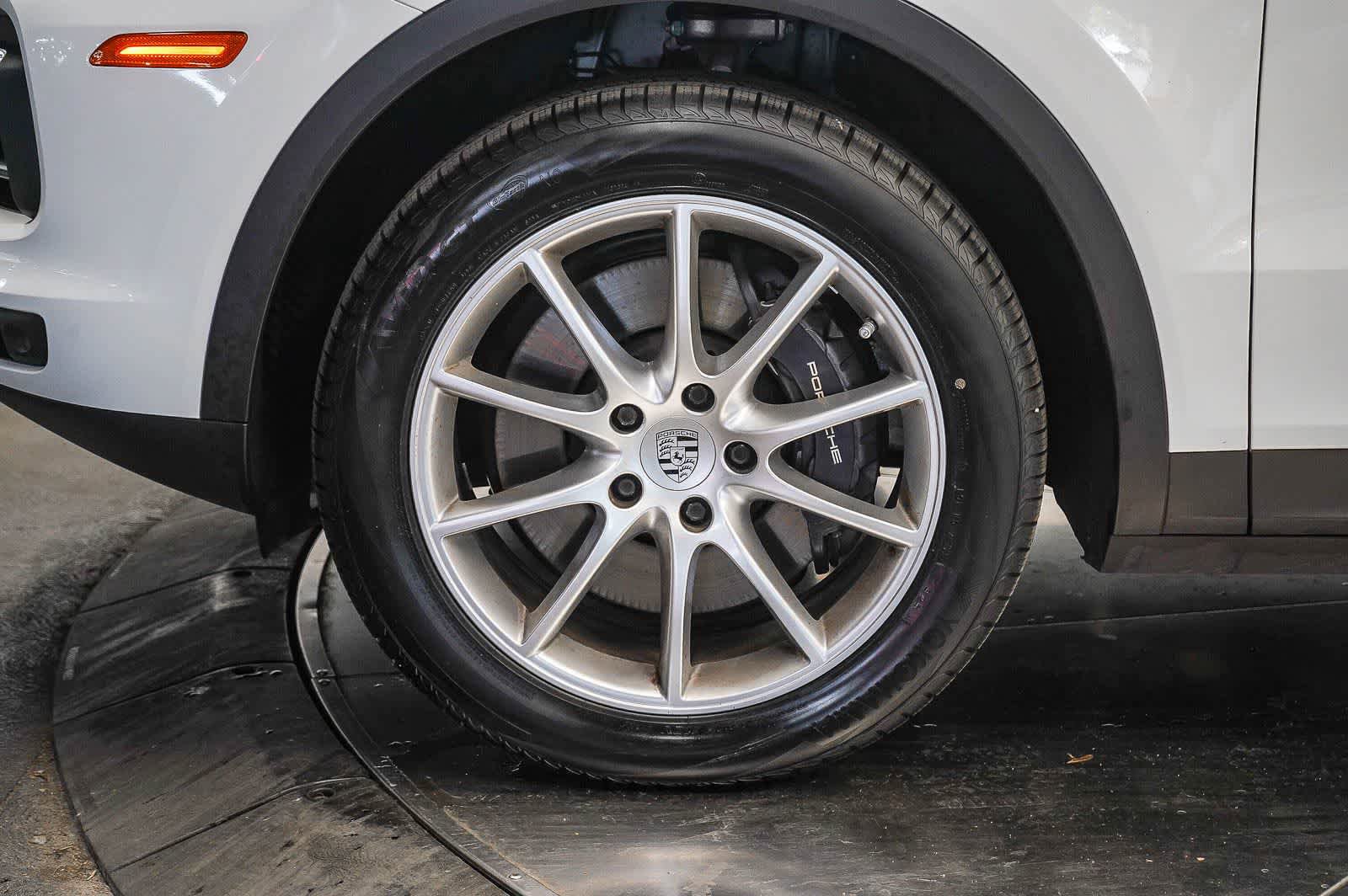 Used 2022 Porsche Cayenne AWD/4WD image 9