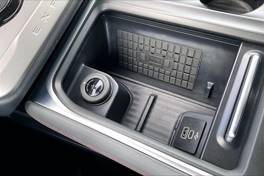 Used 2025 Ford Expedition Active AWD/4WD image 22