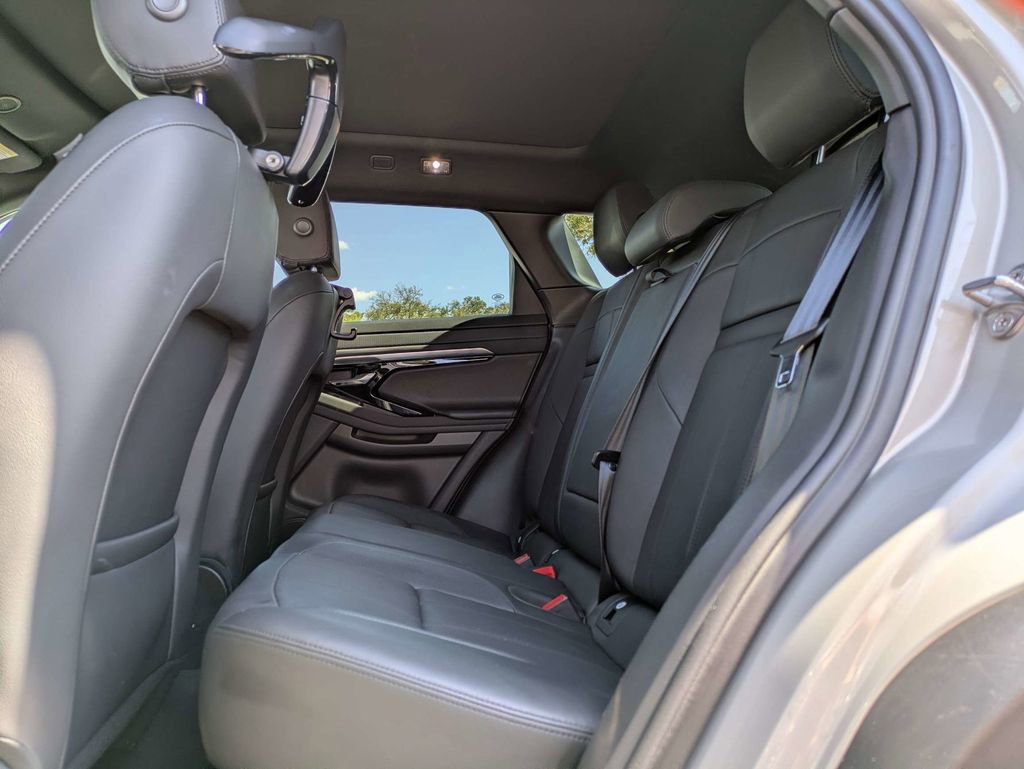 Used 2022 Land Rover Range Rover Evoque R-Dynamic S image 16