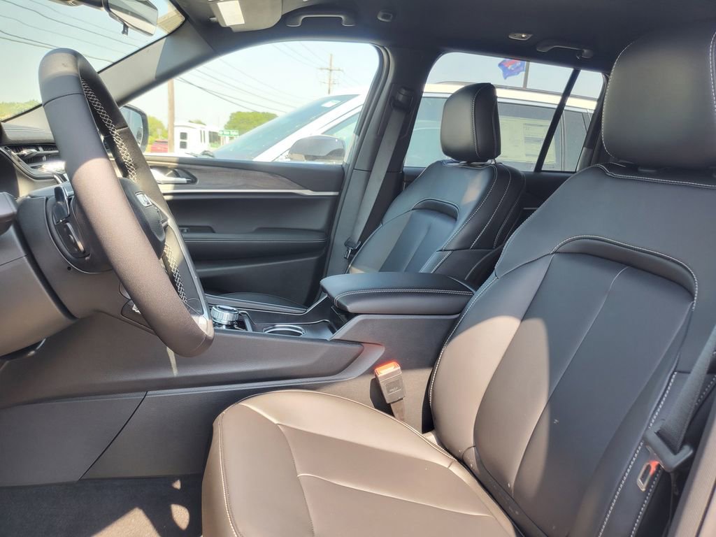 New 2025 Jeep Grand Cherokee Limited image 14