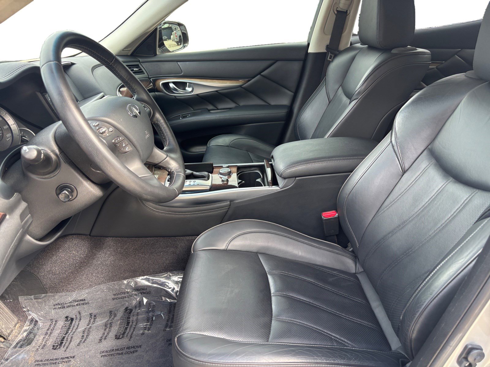 Used 2015 INFINITI Q70 3.7 w/ Deluxe Touring Package RWD image 9