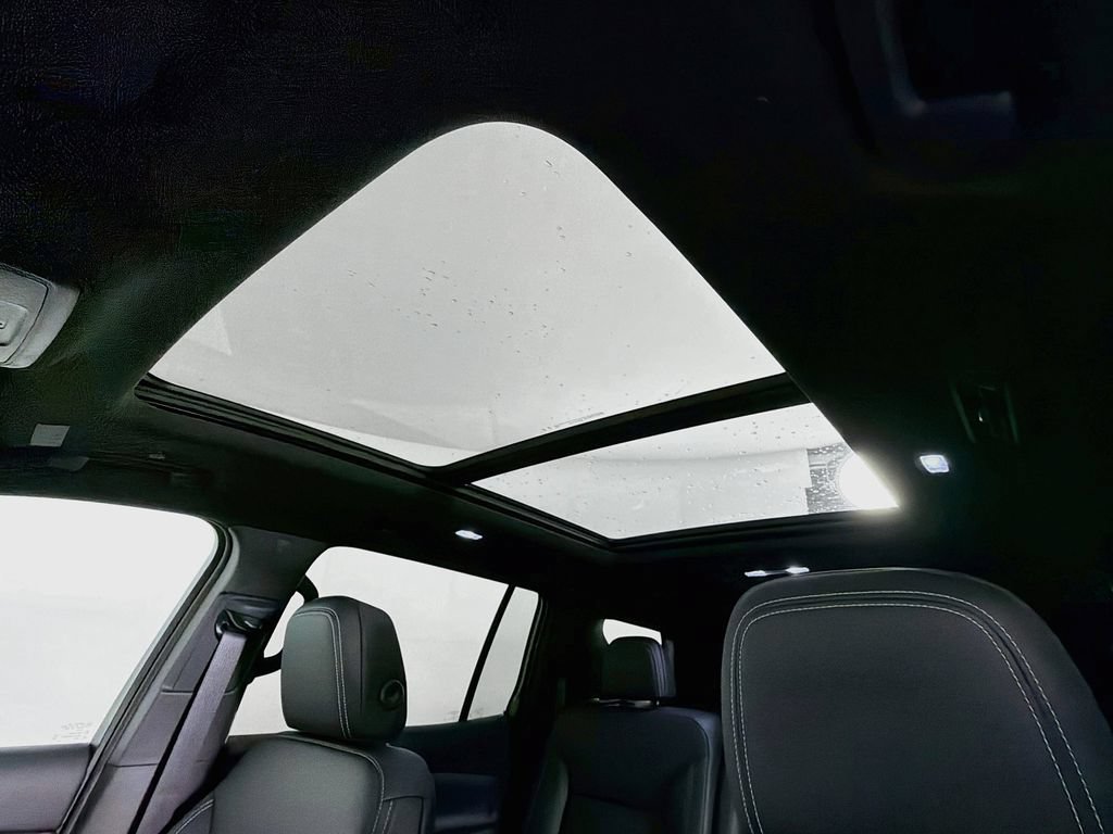 New 2027 Chevrolet Traverse LT w/ Sun and Wheel Package FWD image 22