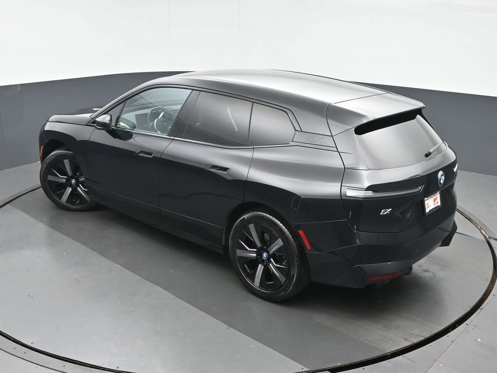 Used 2023 BMW iX xDrive50 w/ Sport Package AWD/4WD image 33