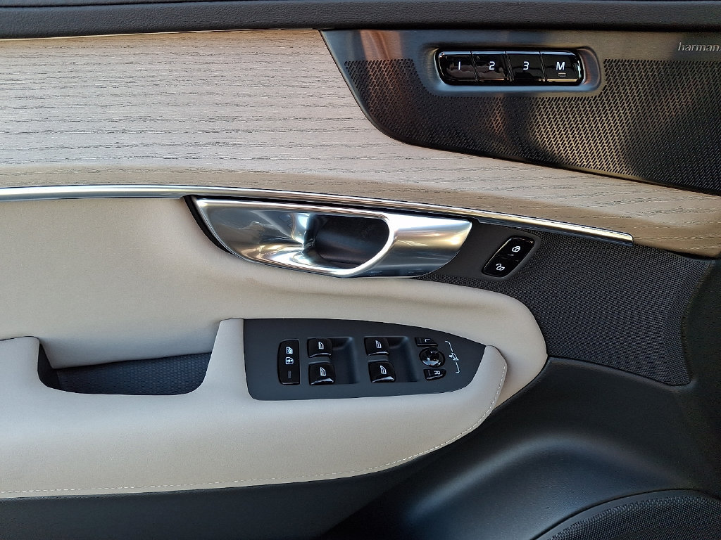 New 2027 Volvo XC90 B6 Plus AWD/4WD image 10