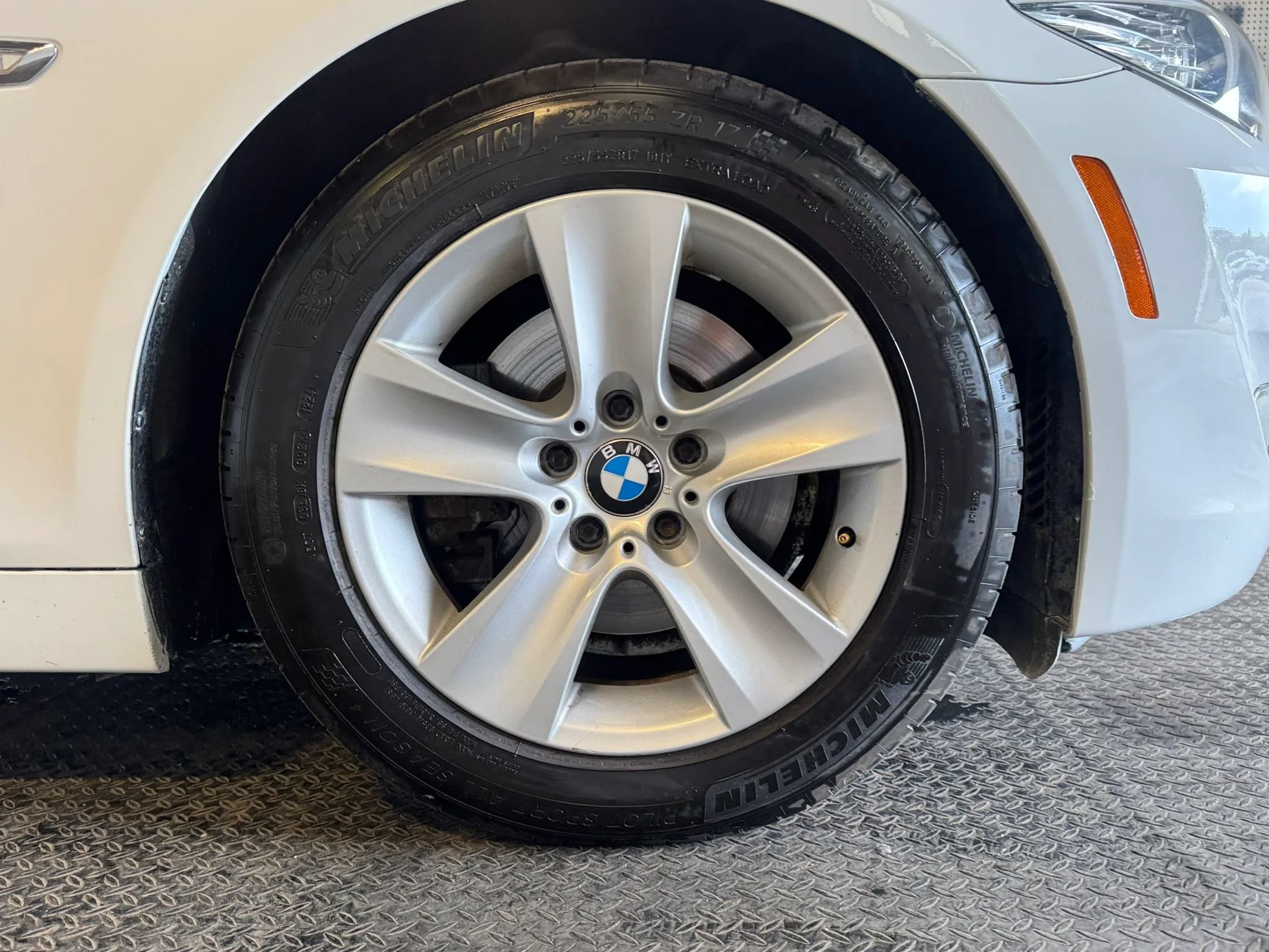 Used 2011 BMW 528i Sedan RWD image 29