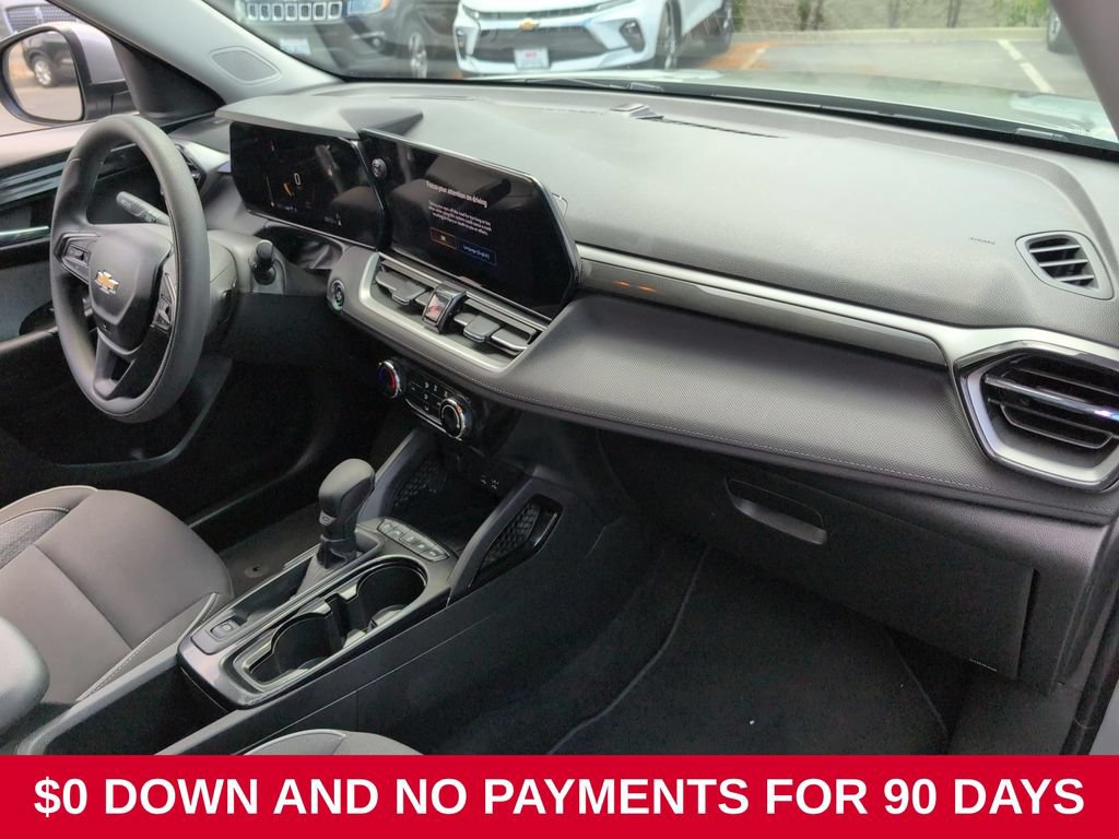 Used 2025 Chevrolet TrailBlazer LT AWD/4WD image 32