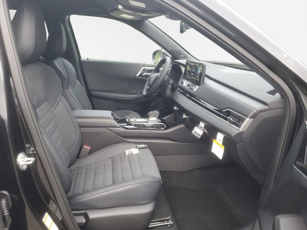 New 2026 Mitsubishi Outlander LE AWD/4WD image 26