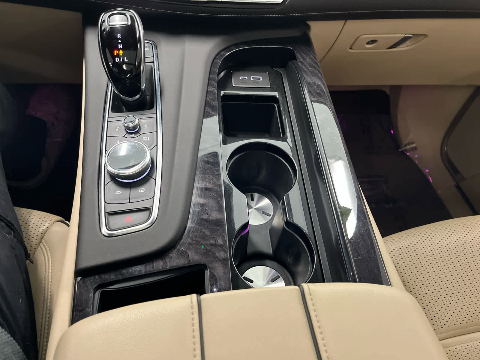 Used 2023 Cadillac Escalade Premium Luxury image 30