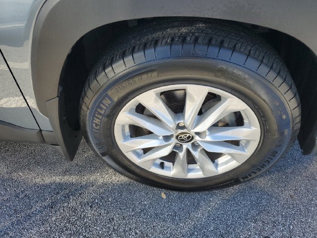 Used 2024 Toyota Corolla Cross LE w/ Moonroof Package FWD image 8