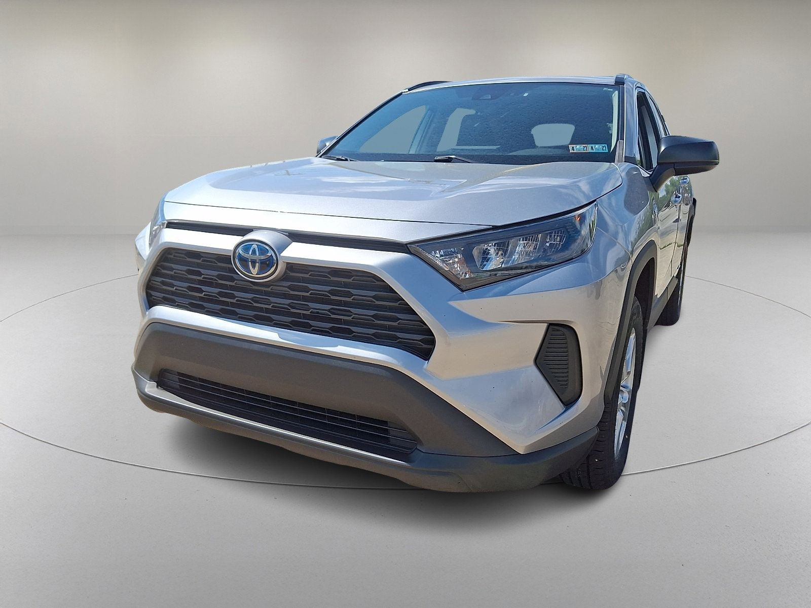 Used 2021 Toyota RAV4 LE image 4