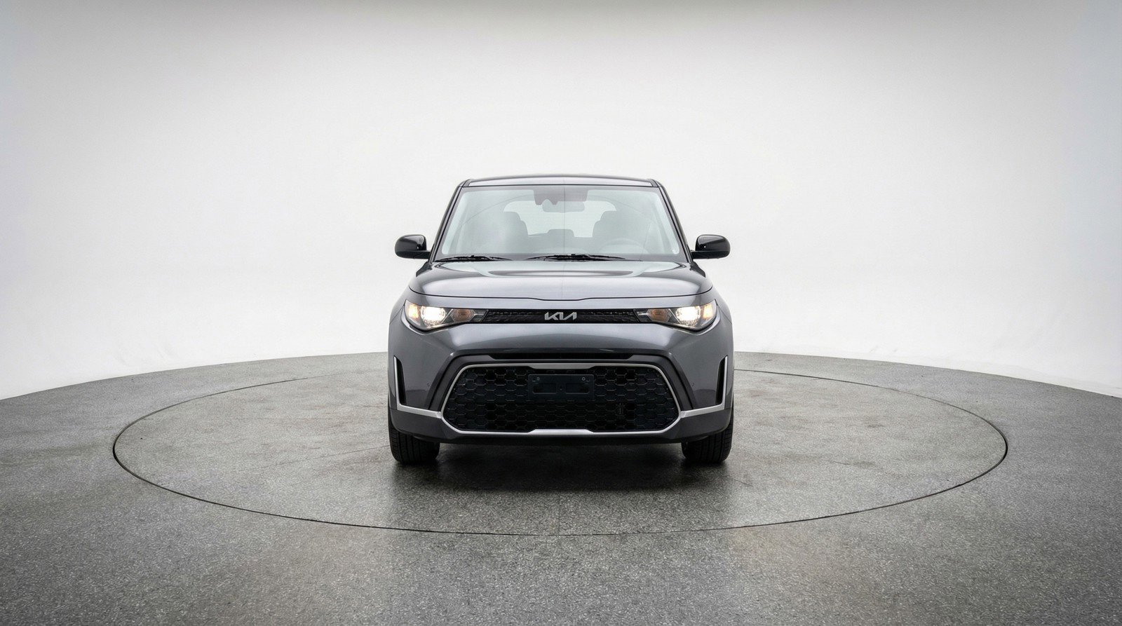 Used 2025 Kia Soul LX w/ LX Technology Package image 2