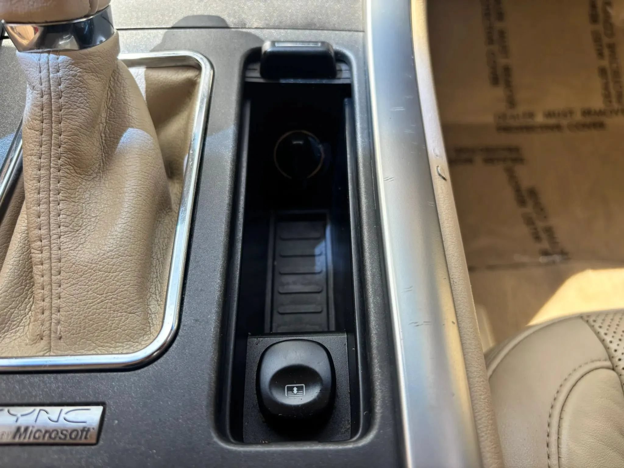 Used 2011 Lincoln MKS FWD image 38