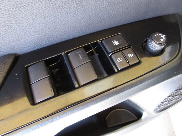 Used 2021 Toyota Prius Prime LE image 10