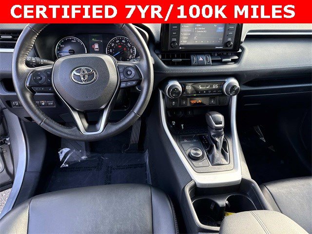 Used 2021 Toyota RAV4 XLE Premium image 18