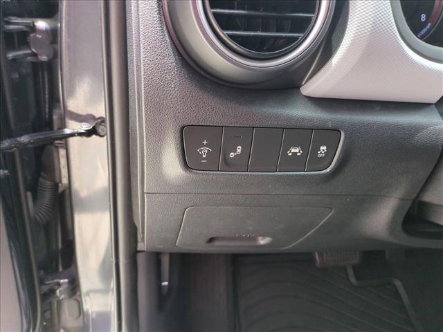 Used 2018 Hyundai Kona SEL w/ SEL Tech Package 02 FWD image 13