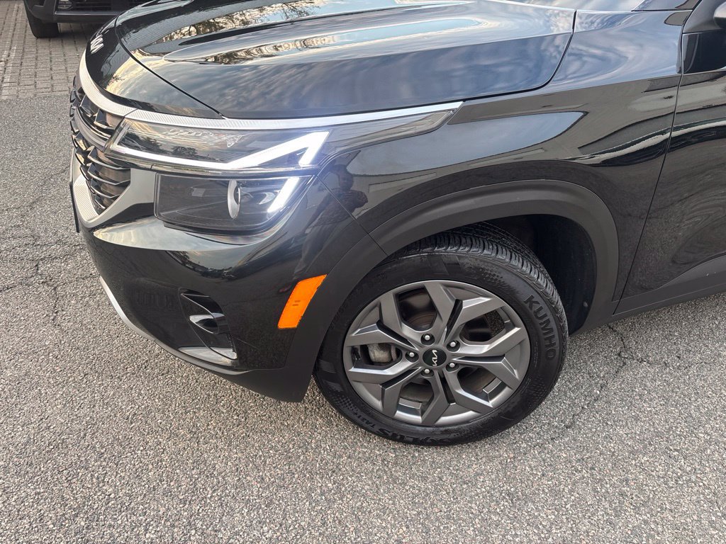 Used 2024 Kia Seltos S AWD/4WD image 2