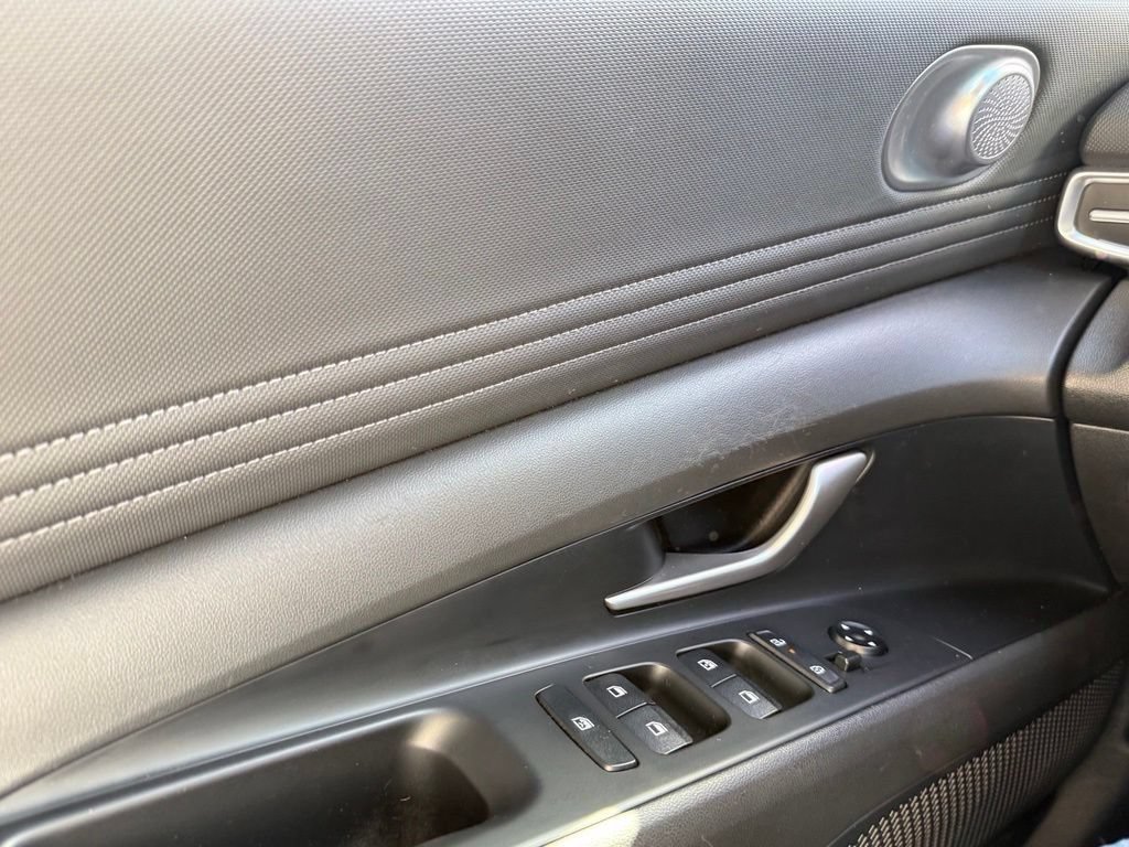 Used 2024 Hyundai Elantra SEL FWD image 11