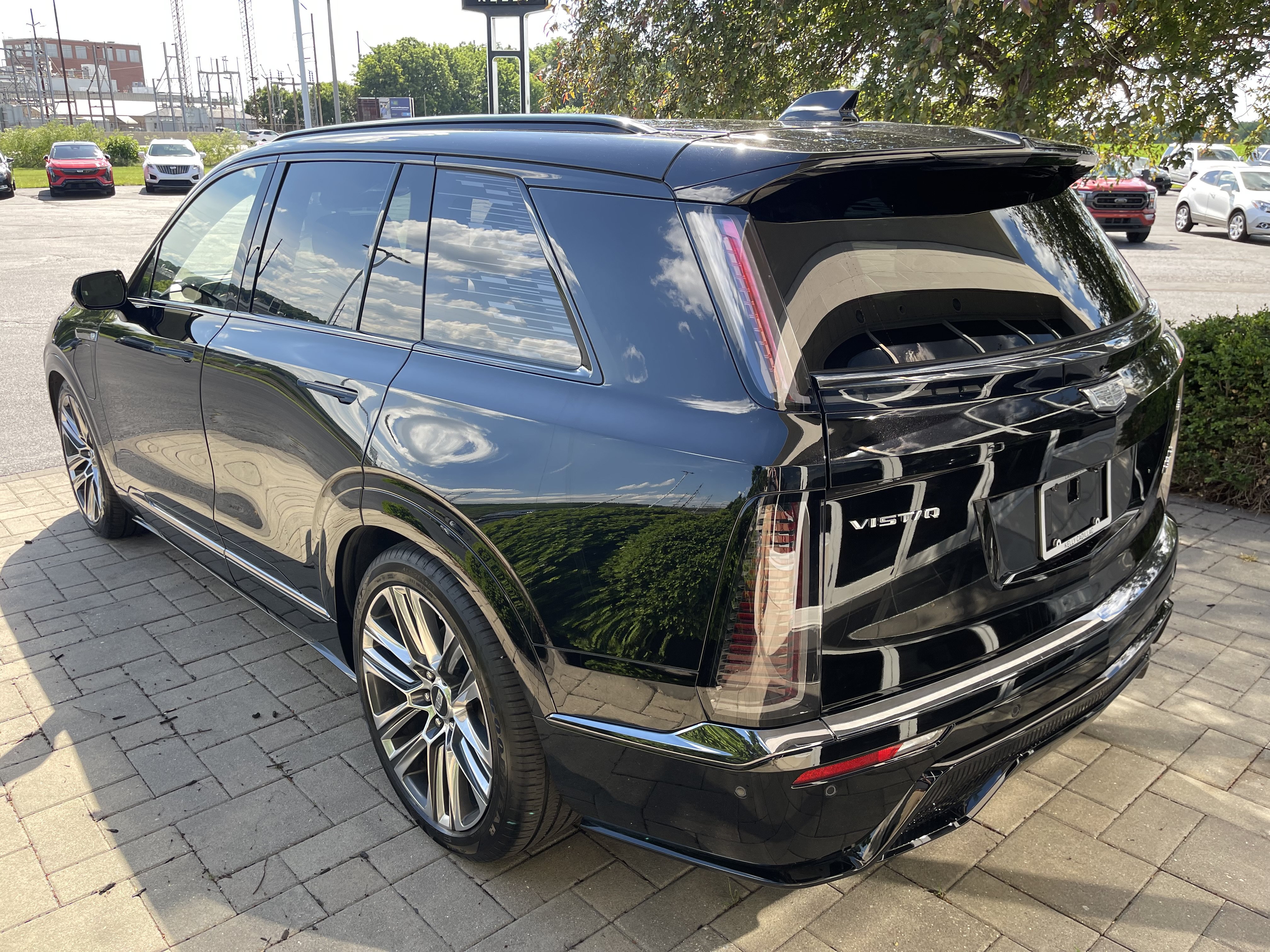 Used 2026 Cadillac Vistiq Platinum w/ LPO, Floor Liner Package AWD/4WD image 6