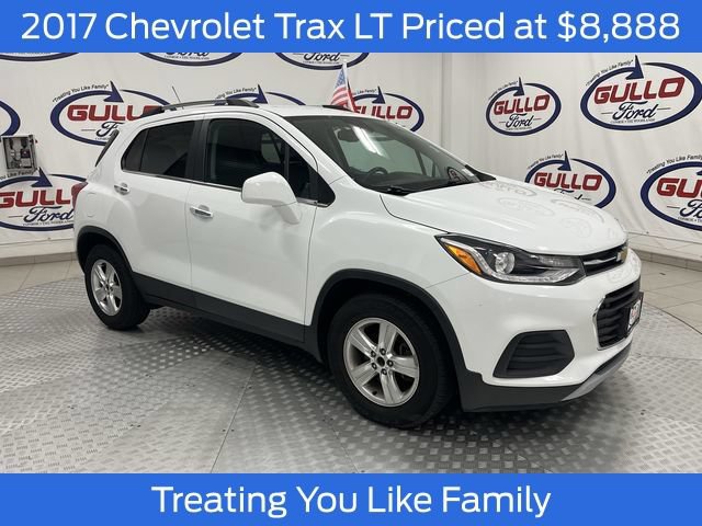Used 2017 Chevrolet Trax LT w/ LT Convenience Package FWD image 1