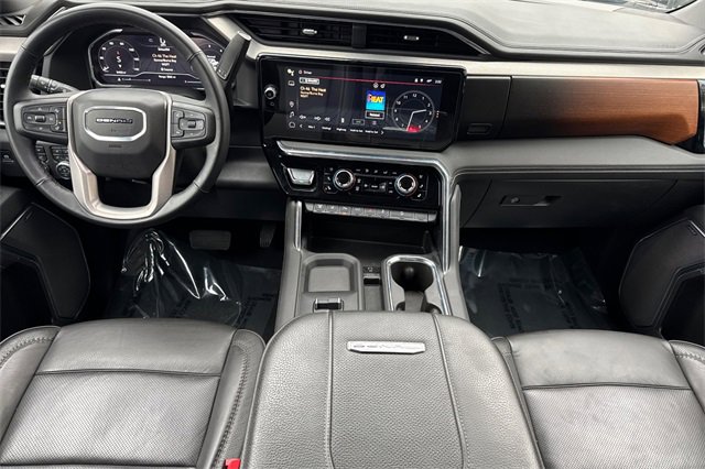 Used 2025 GMC Sierra 2500 Denali image 15