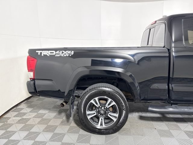 Used 2017 Toyota Tacoma TRD Sport w/ Tow Package (A/T) image 20