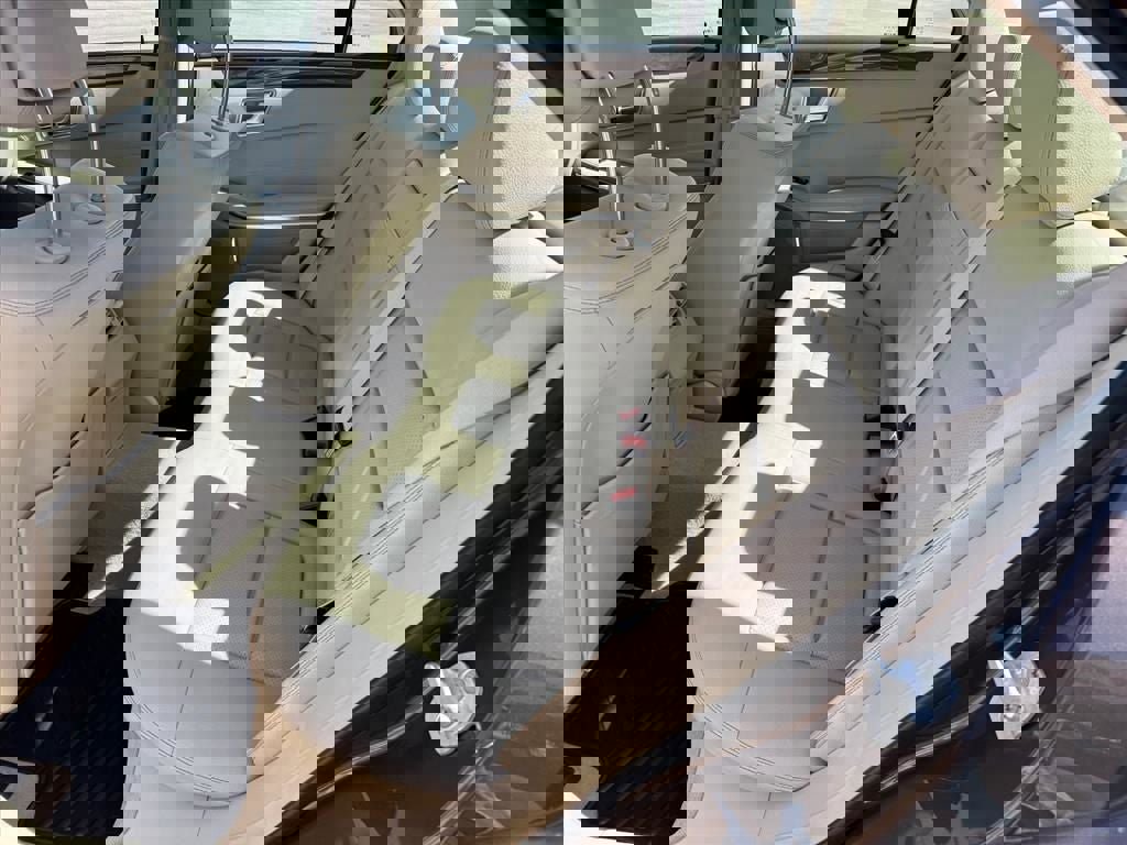 Used 2014 Mercedes-Benz E 350 4MATIC Sedan w/ Premium 1 Package image 11