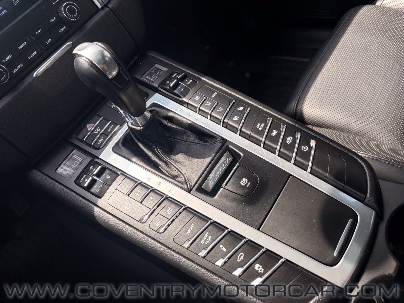 Used 2018 Porsche Macan Sport Edition AWD/4WD image 24