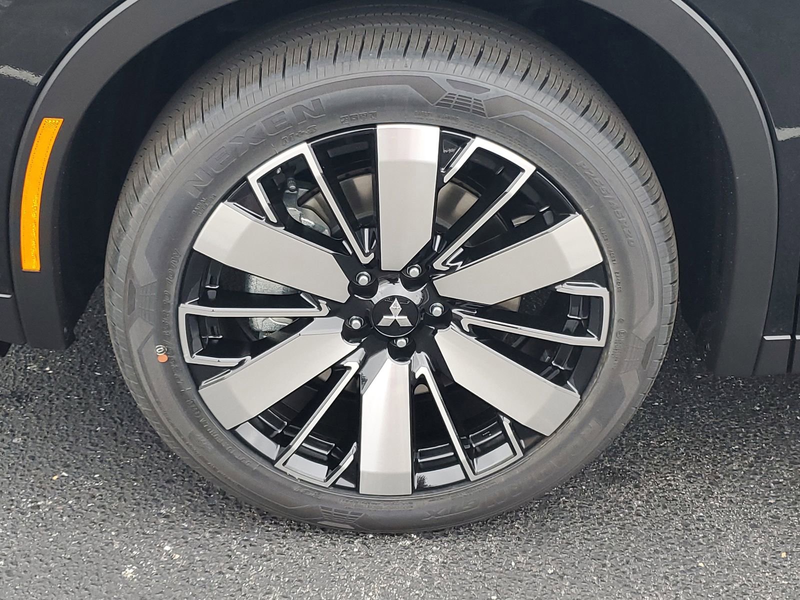 New 2026 Mitsubishi Outlander SE image 31