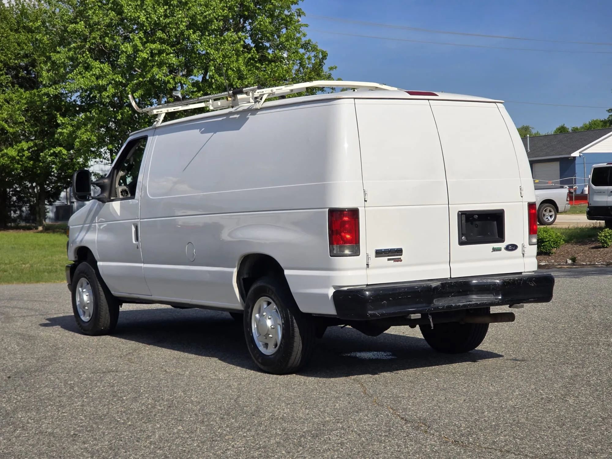 Used 2014 Ford E-350 and Econoline 350 Super Duty RWD image 9
