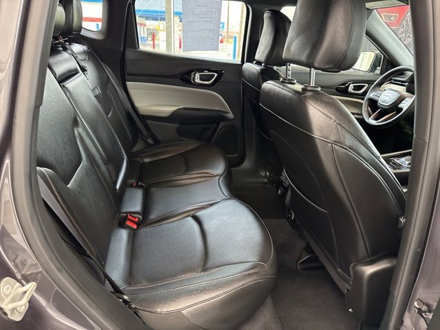 Used 2024 Jeep Compass Limited image 9