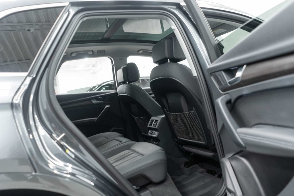 Used 2023 Audi Q5 2.0T Premium Plus w/ Premium Plus Package AWD/4WD image 12