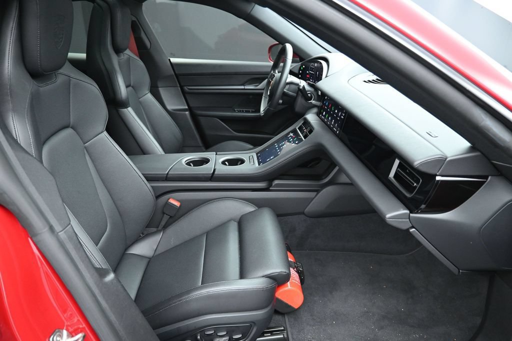 Certified 2025 Porsche Taycan AWD/4WD image 26