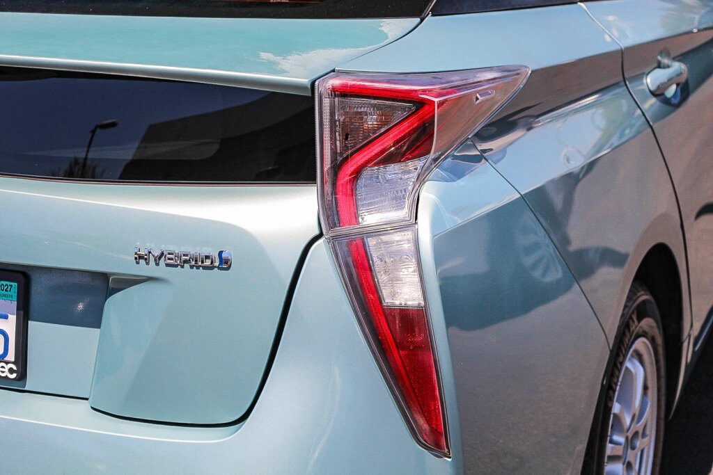 Used 2016 Toyota Prius Two FWD image 27
