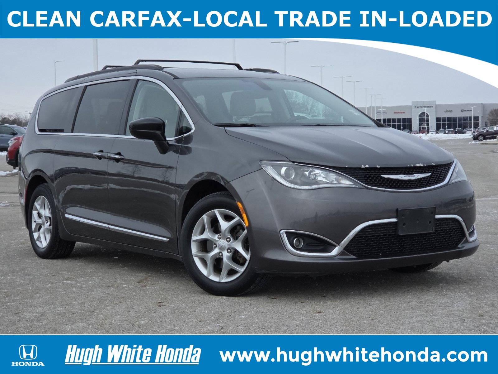 Used 2017 Chrysler Pacifica Touring-L w/ Tire & Wheel Group image 1