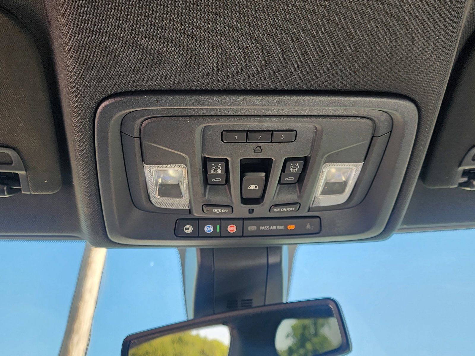 Used 2019 Chevrolet Silverado 1500 High Country image 24