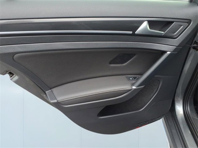 Used 2019 Volkswagen Golf R 4-Door image 15