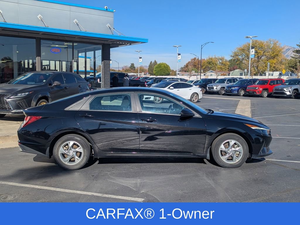 Used 2023 Hyundai Elantra SE image 2